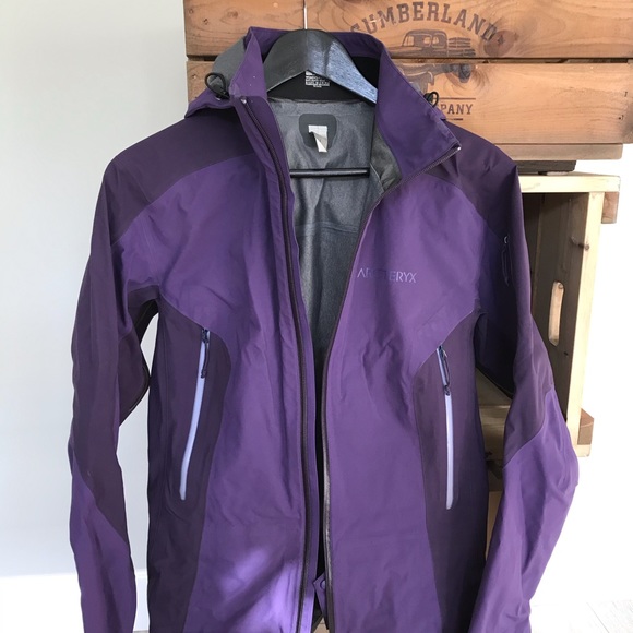 Arcteryx Jacket Women’s Medium Gore-Tex - Picture 1 of 16